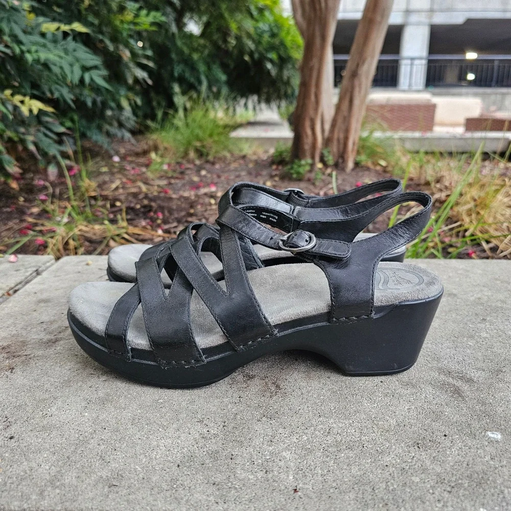 Dansko Stevie Wedge Sandals 39 Black Leather Slingback Comfort Shoes Granola